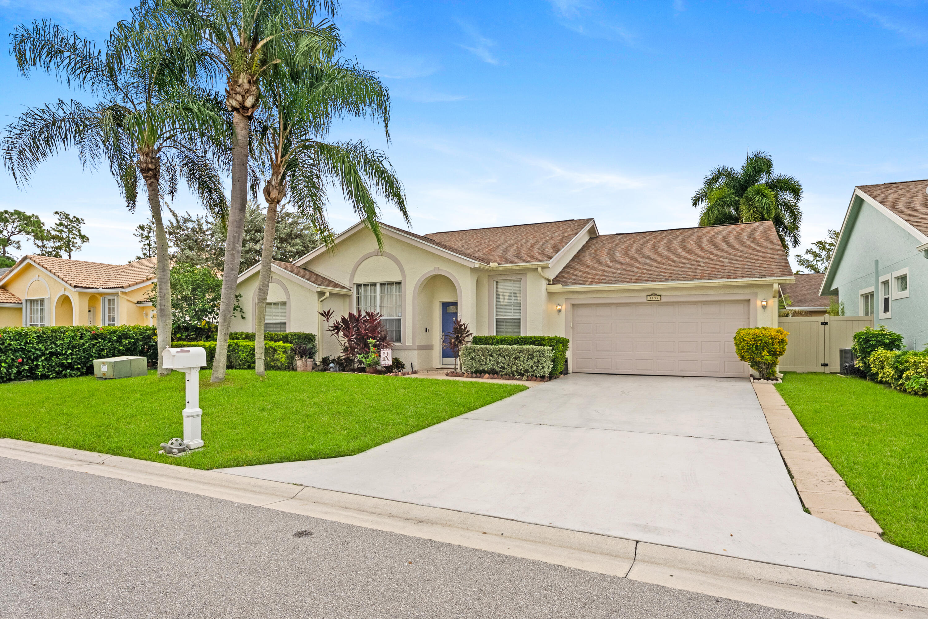 1134 Aviary Road Wellington, FL 33414 - Photo 2 of 31 IMG_7334