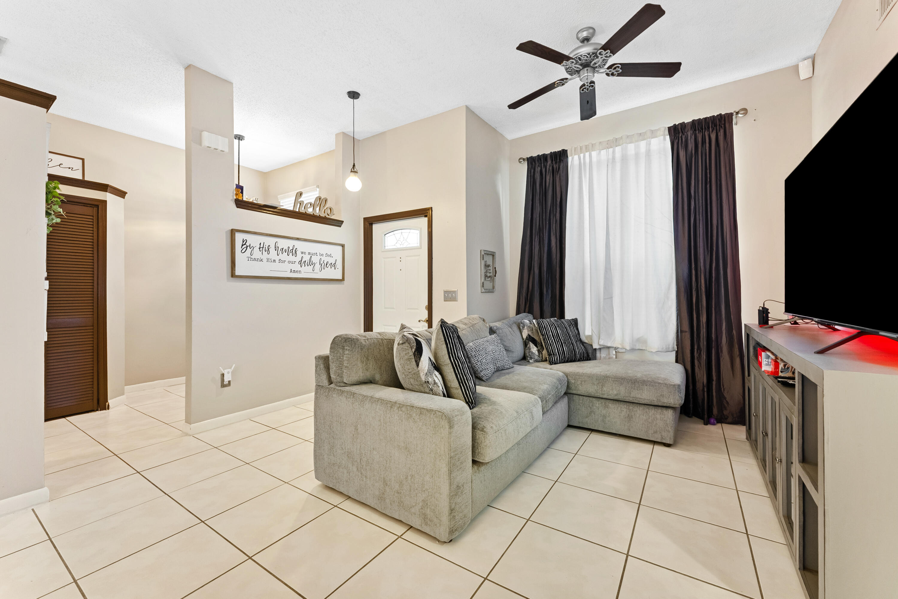 1134 Aviary Road Wellington, FL 33414 - Photo 6 of 31 IMG_7338