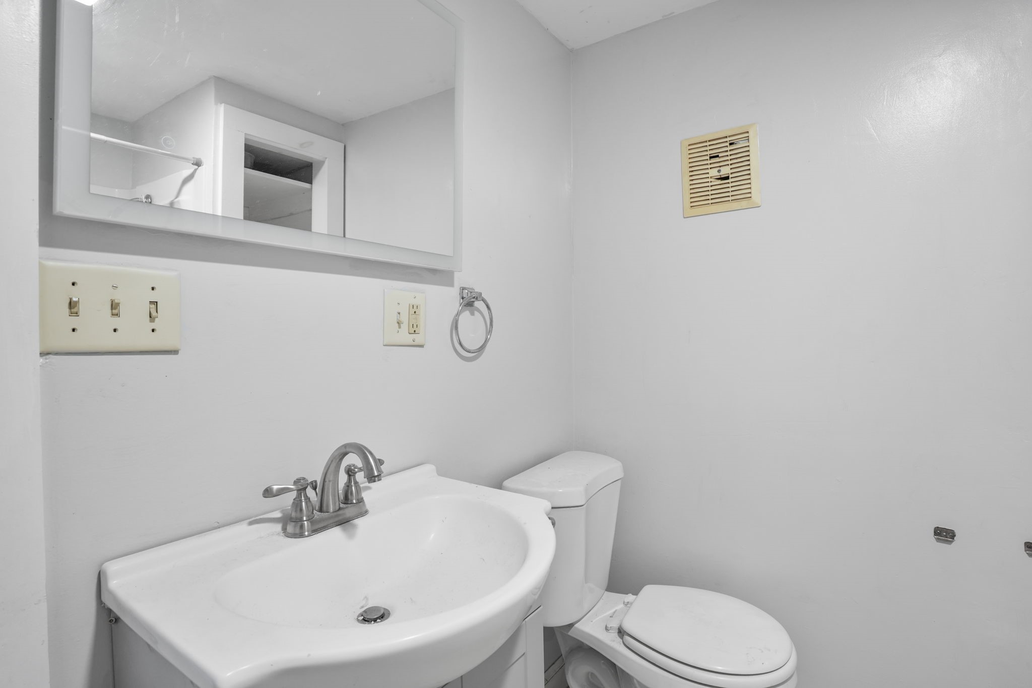 4 Riverside Street Binghamton, NY 13904 - Photo 24 of 34