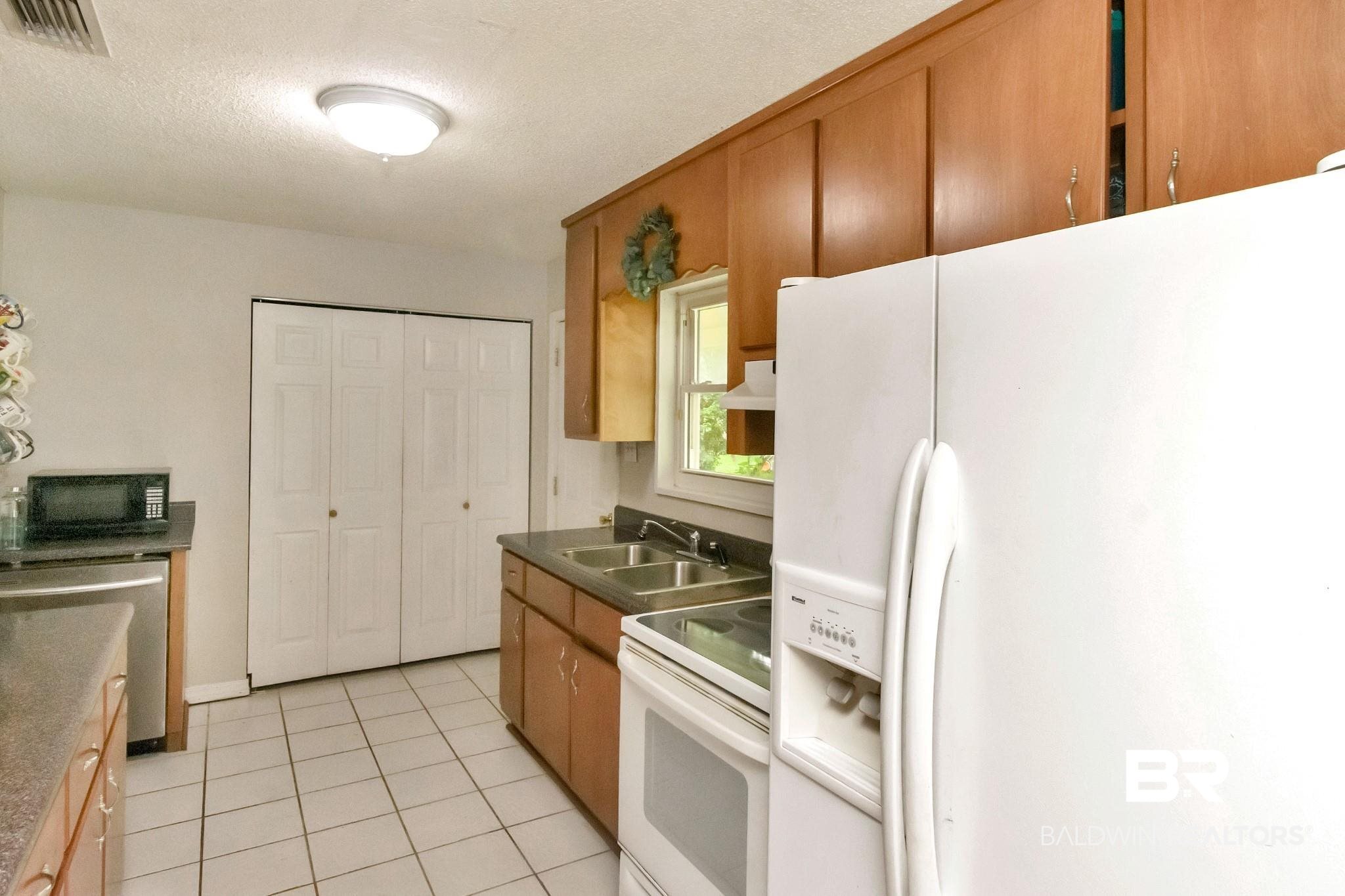 4224 Cottage Hill Road Mobile, AL 36609 - Photo 11 of 29