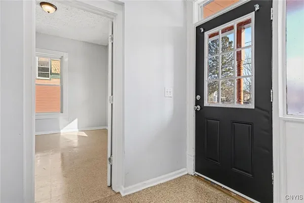 $1,700 | 302 Kellogg Street, Unit 1, Syracuse, NY 13204