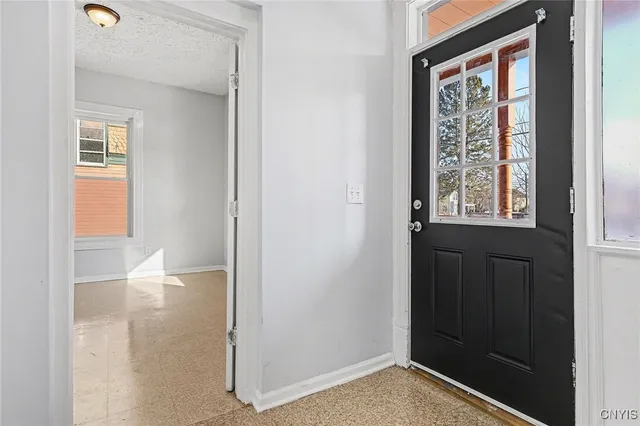 $1,700 | 302 Kellogg Street, Unit 1, Syracuse, NY 13204