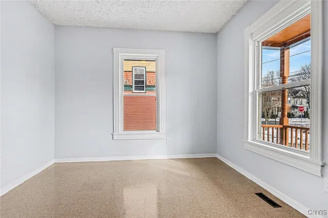 $1,700 | 302 Kellogg Street, Unit 1, Syracuse, NY 13204