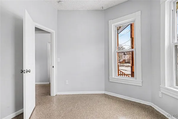 $1,700 | 302 Kellogg Street, Unit 1, Syracuse, NY 13204