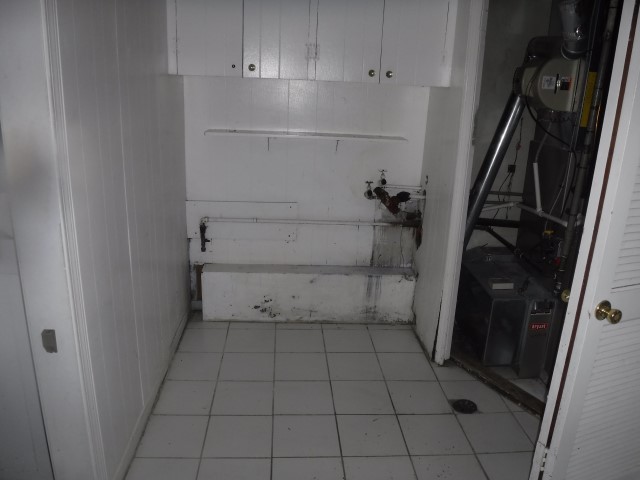 2148 Downey Road Homewood, IL 60430 - Photo 8 of 15 a view of an empty walk in closet