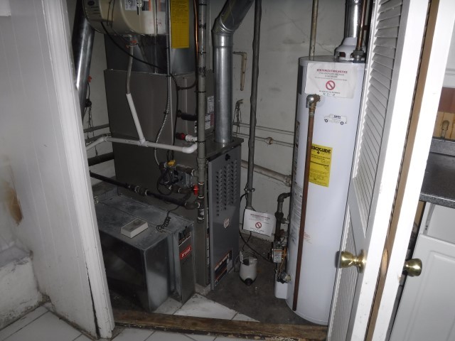 2148 Downey Road Homewood, IL 60430 - Photo 9 of 15 a view of walk in closet