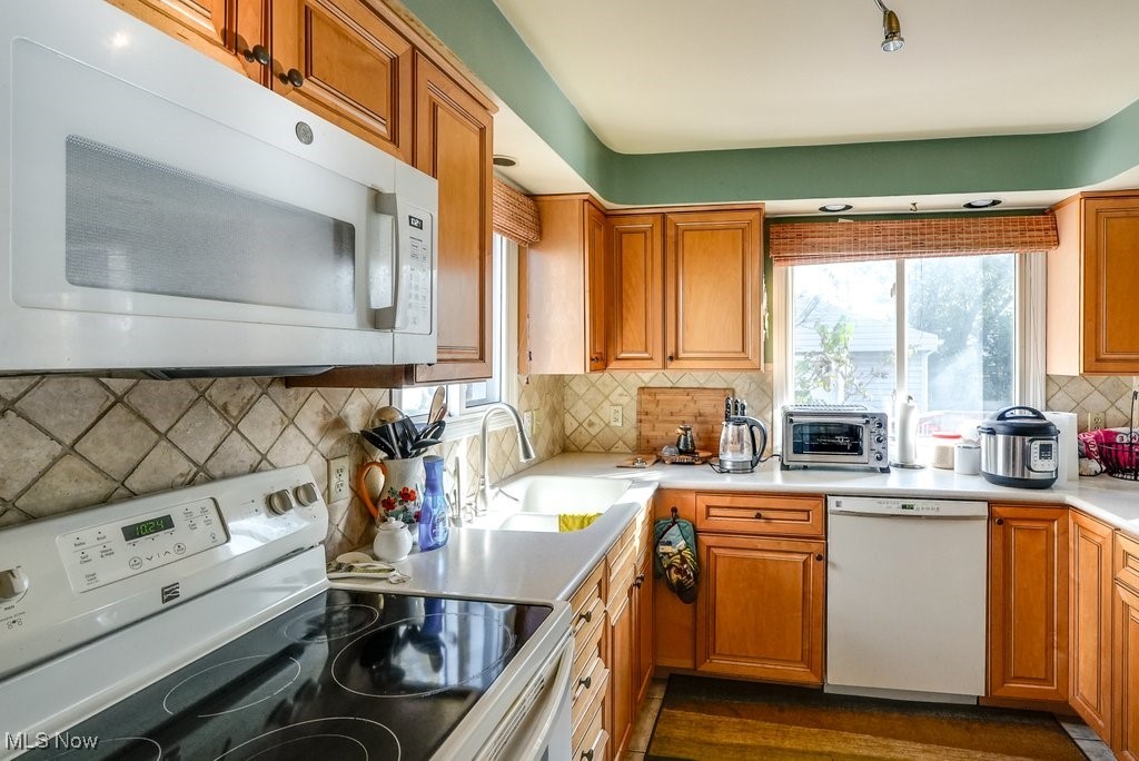1751 Rush Road Wickliffe, OH 44092 - Photo 6 of 32 Gallery Image 6