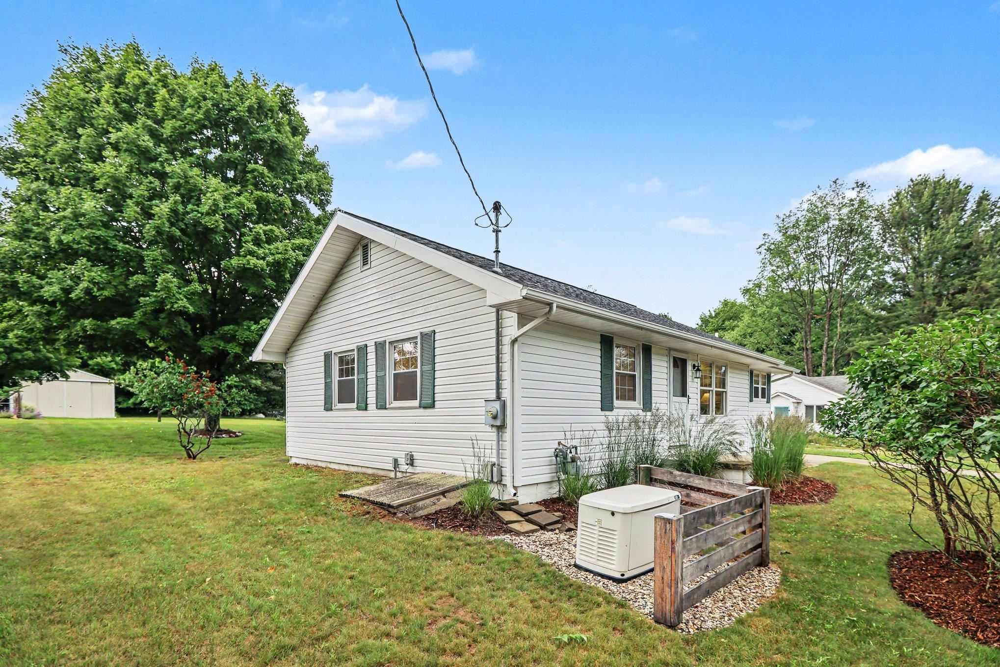 131 George Street Frankfort, MI 49635 - Photo 22 of 36 1947522-bc460b91-a0ff-4ba5-b526-83df293571a2.JPG