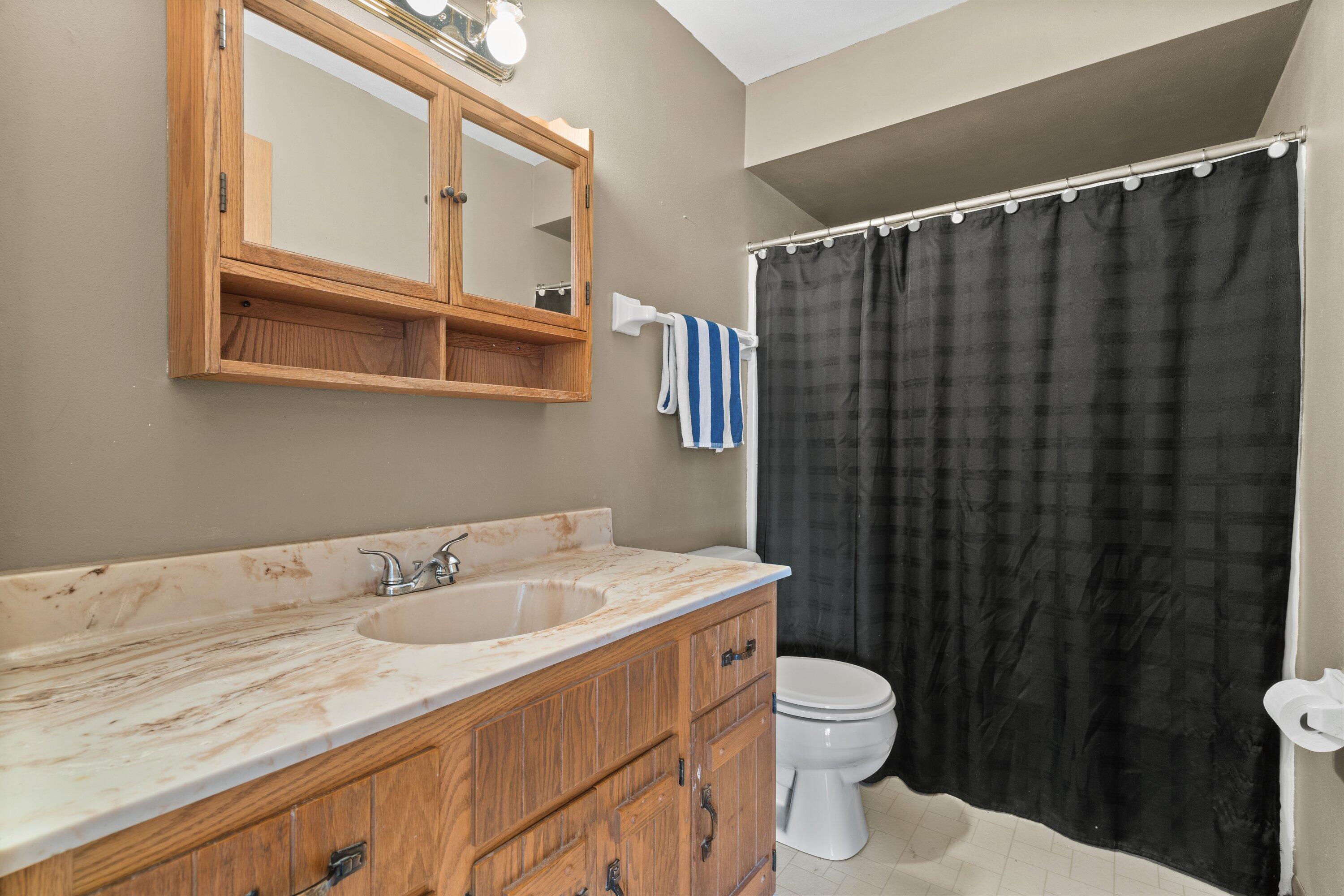 9545 County Highway Kewaskum, WI 53040 - Photo 16 of 34 Bathroom