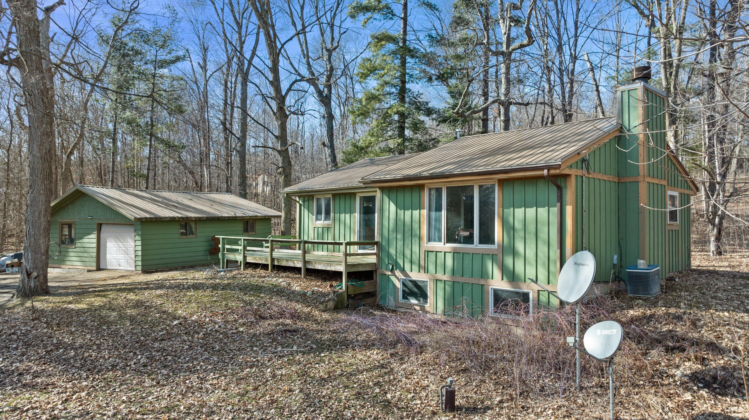 9545 County Highway Kewaskum, WI 53040 - Photo 3 of 34 Garage & House
