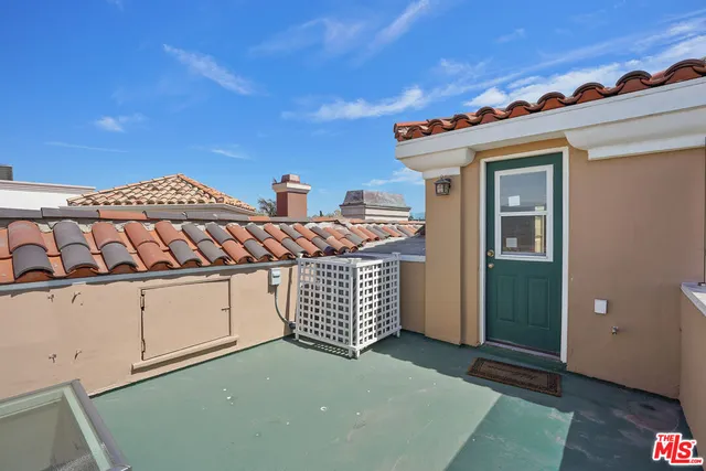 $15,000 | 4818 Roma Court, Marina del Rey, CA 90292