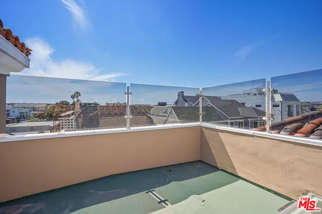 $15,000 | 4818 Roma Court, Marina del Rey, CA 90292