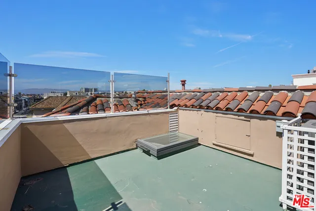 $15,000 | 4818 Roma Court, Marina del Rey, CA 90292