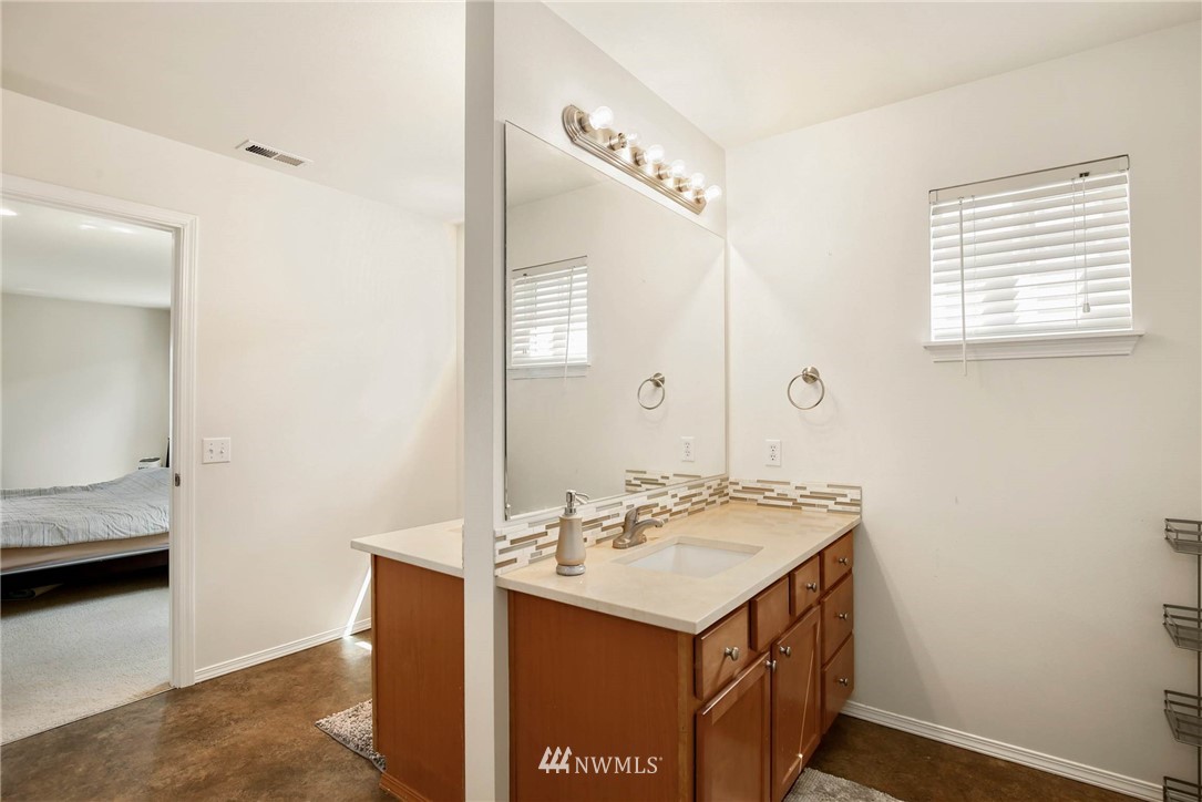 18105 170th Place Southeast Renton, WA 98058 - Photo 14 of 24 Gallery Image 14