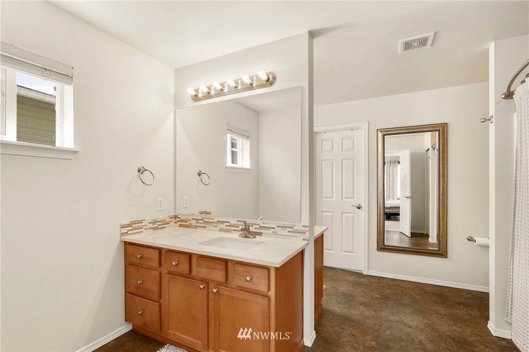 18105 170th Place Southeast Renton, WA 98058 - Photo 15 of 24 Gallery Image 15