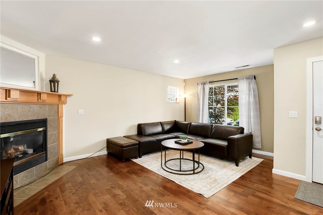 18105 170th Place Southeast Renton, WA 98058 - Photo 3 of 24 Gallery Image 3