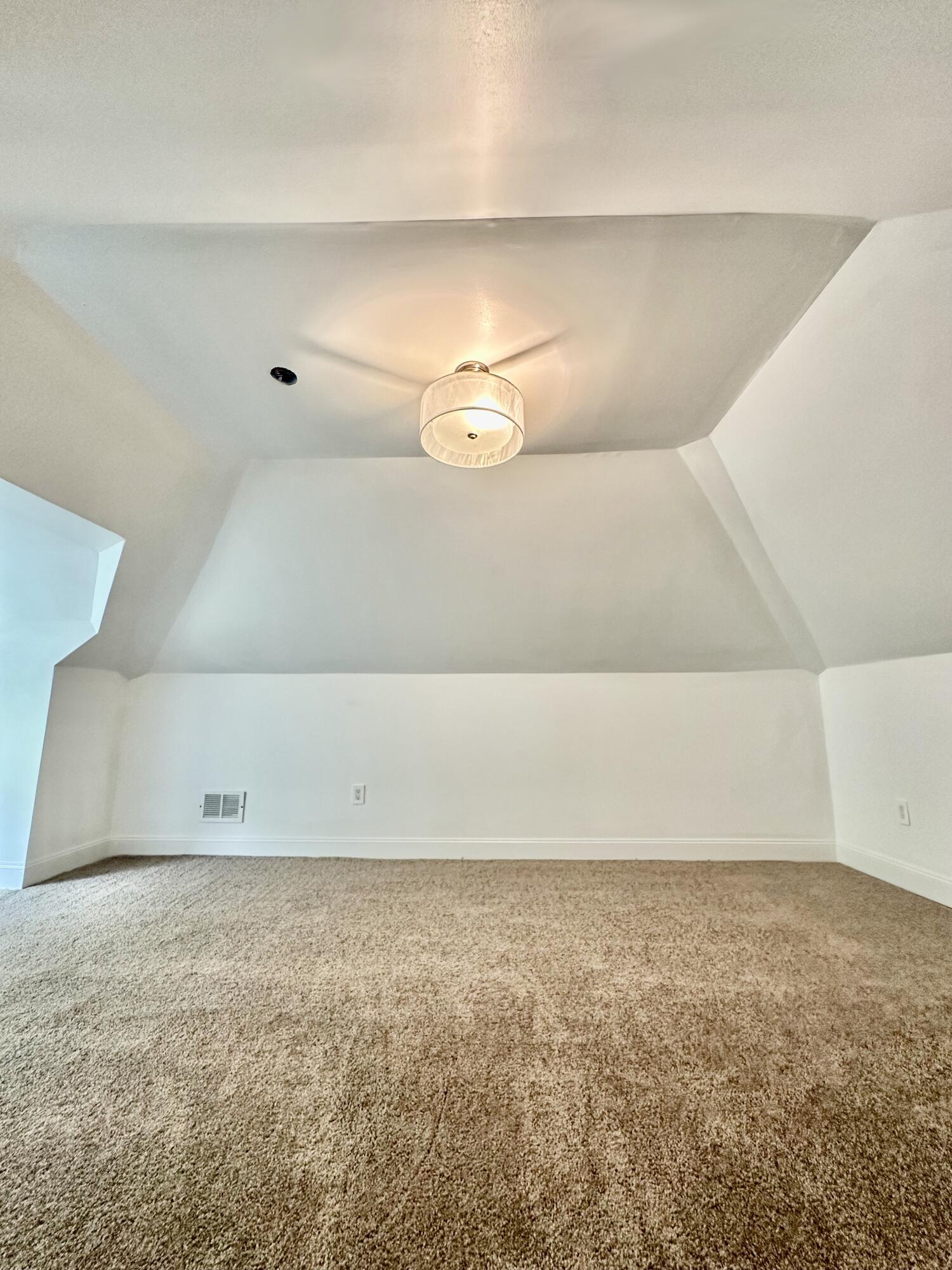 2669 Nebraska Street Detroit, MI 48208 - Photo 26 of 31 IMG_4527