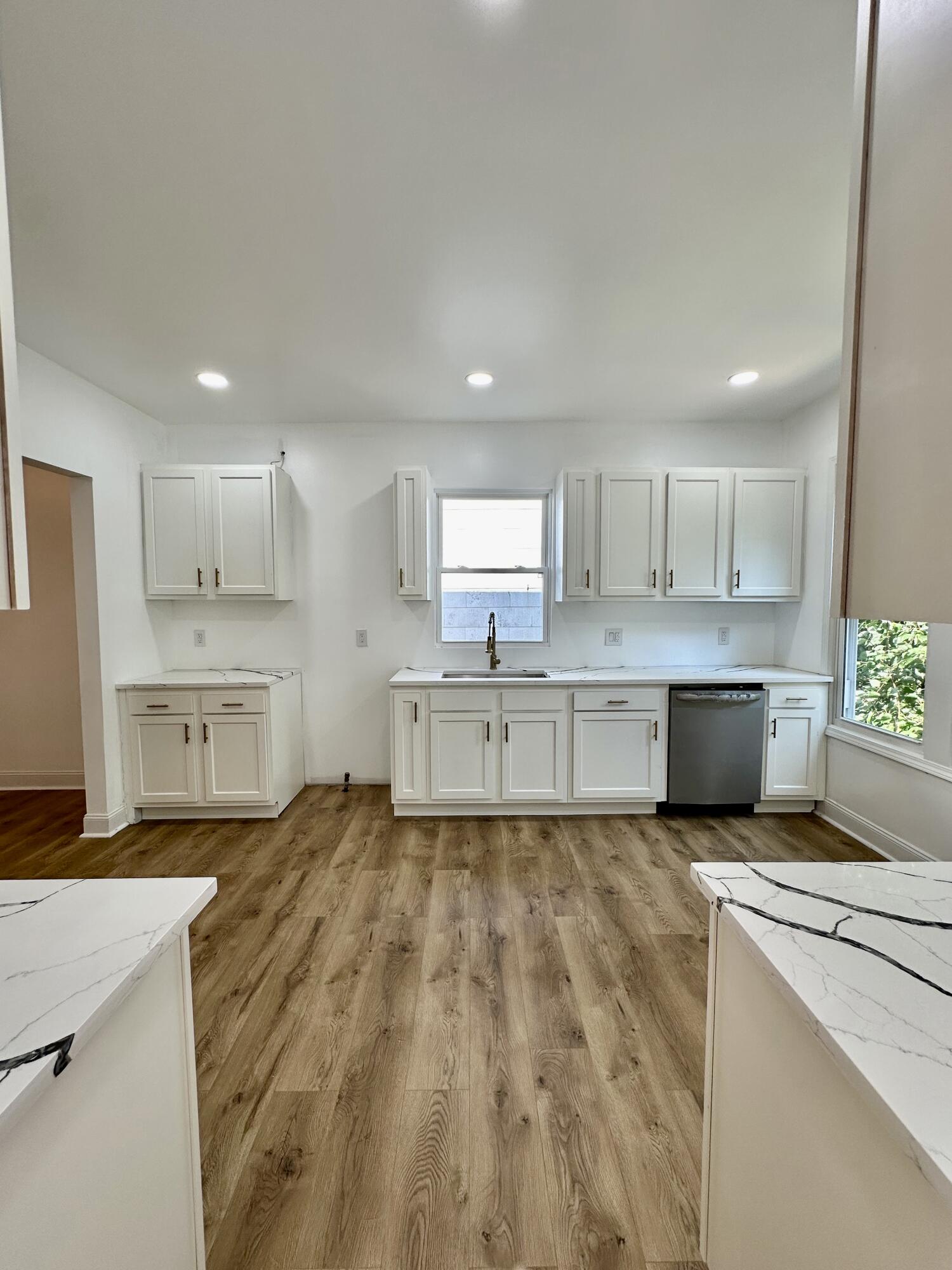 2669 Nebraska Street Detroit, MI 48208 - Photo 8 of 31 IMG_4497