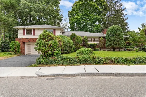 $5,400 | 253 Linden Street, Unit 253, Waltham, MA 02452