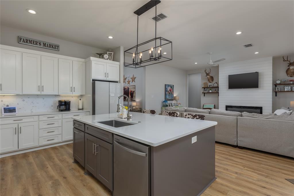 152 Katy Ranch Drive Weatherford, TX 76085 - Photo 15 of 39