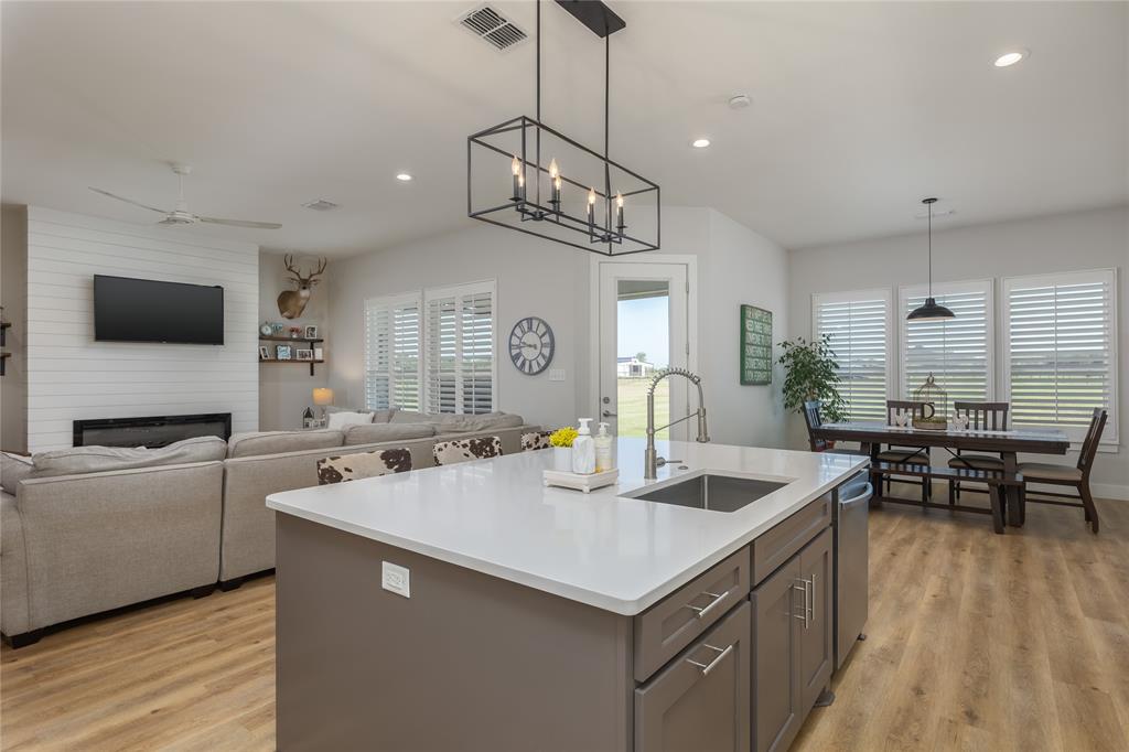 152 Katy Ranch Drive Weatherford, TX 76085 - Photo 16 of 39