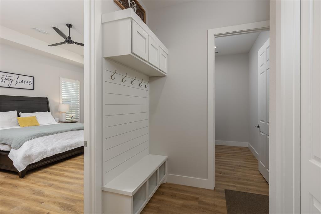 152 Katy Ranch Drive Weatherford, TX 76085 - Photo 18 of 39 Lockers & Mud Room