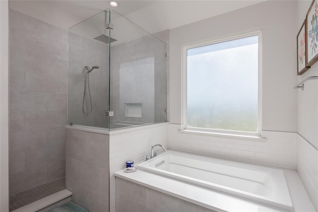 152 Katy Ranch Drive Weatherford, TX 76085 - Photo 23 of 39 Walk-in Glass Shower and Deep Soaking tub