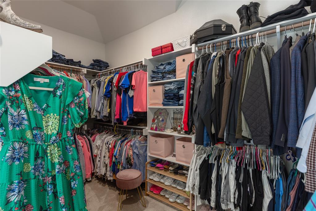 152 Katy Ranch Drive Weatherford, TX 76085 - Photo 24 of 39 Huge Walk-in Closet