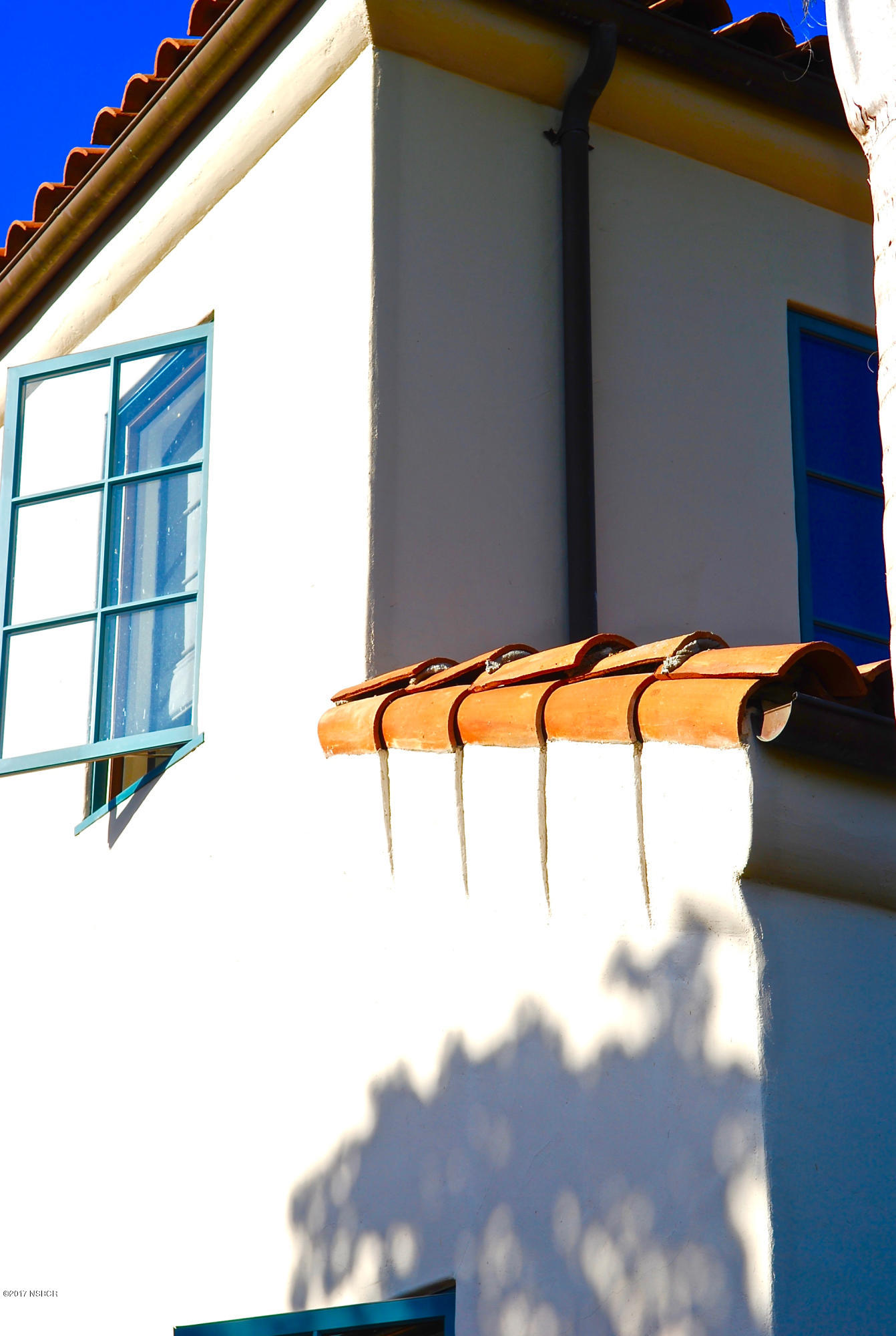 965 Isleta Avenue Santa Barbara, CA 93109 - Photo 11 of 17 a view of a floor to ceiling window