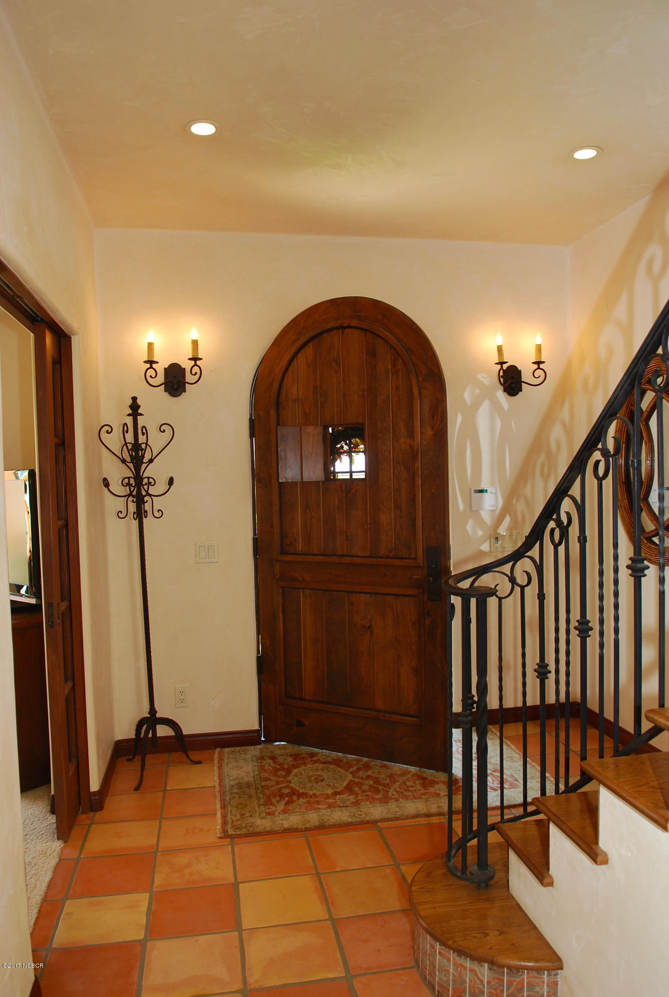 965 Isleta Avenue Santa Barbara, CA 93109 - Photo 4 of 17 a view of entryway with a garden