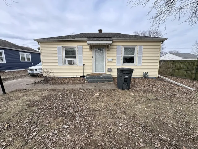 $132,000 | 2437 33rd Avenue, Rock Island, IL 61201