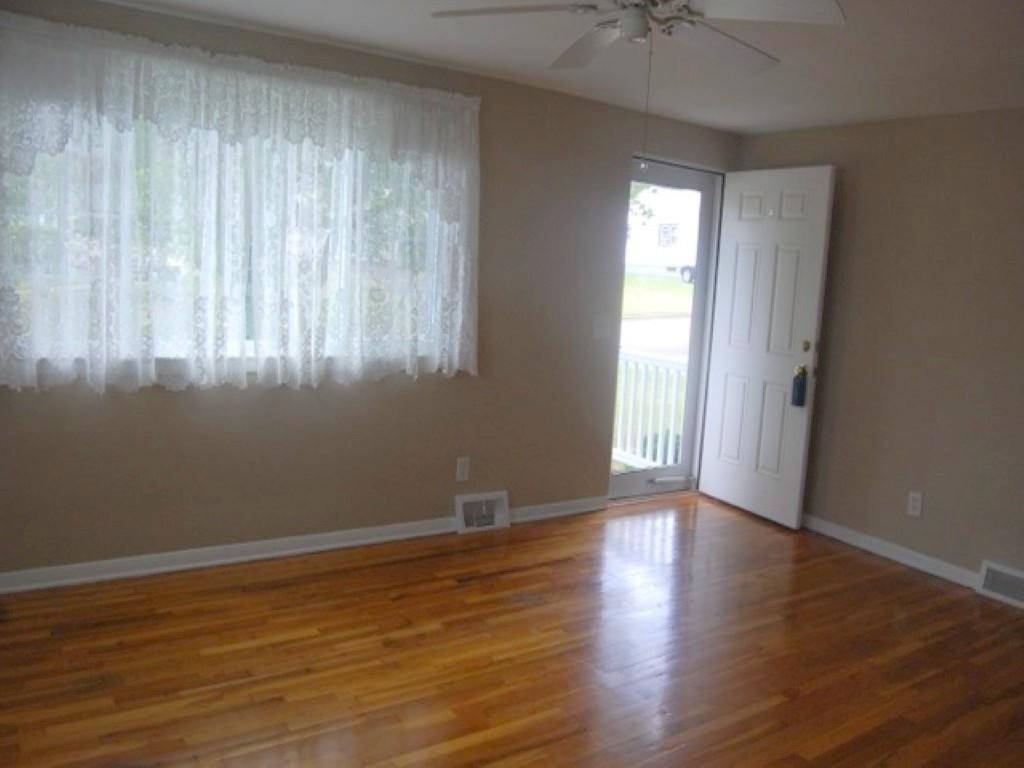 706 Stonefield Road Endwell, NY 13760 - Photo 3 of 23 Gallery Image 3