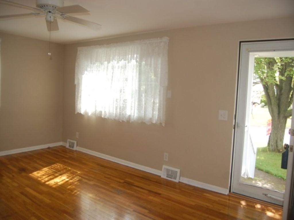706 Stonefield Road Endwell, NY 13760 - Photo 4 of 23 Gallery Image 4