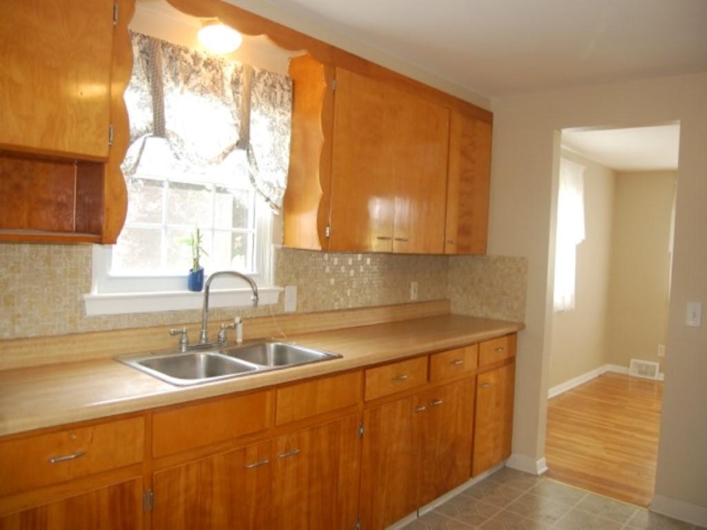 706 Stonefield Road Endwell, NY 13760 - Photo 6 of 23 Gallery Image 6