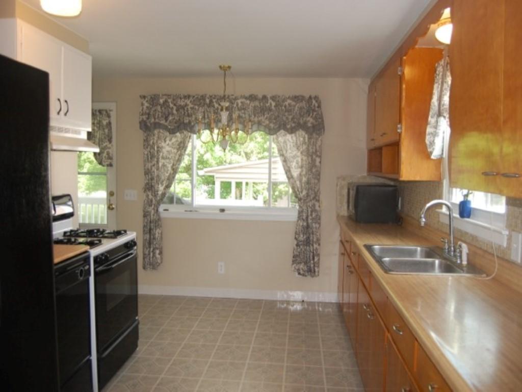 706 Stonefield Road Endwell, NY 13760 - Photo 8 of 23 Gallery Image 8