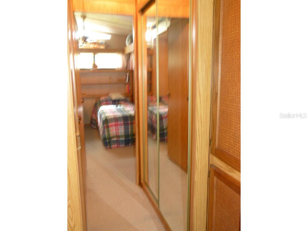 1213 Linda Road, Unit 48 Okeechobee, FL 34974 - Photo 19 of 24 Hallway