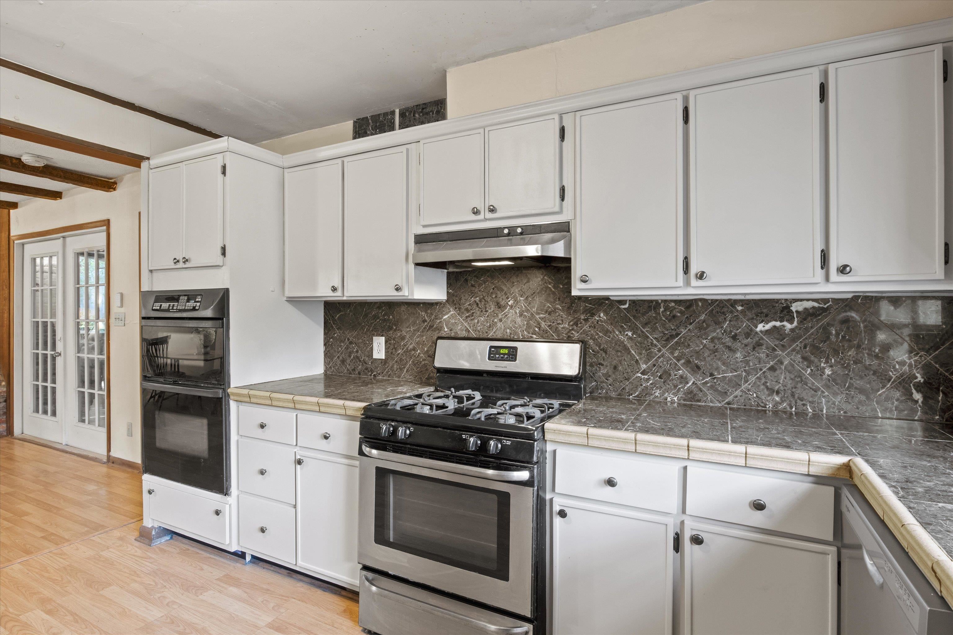 2403 San Pedro Avenue Tallahassee, FL 32304 - Photo 5 of 43