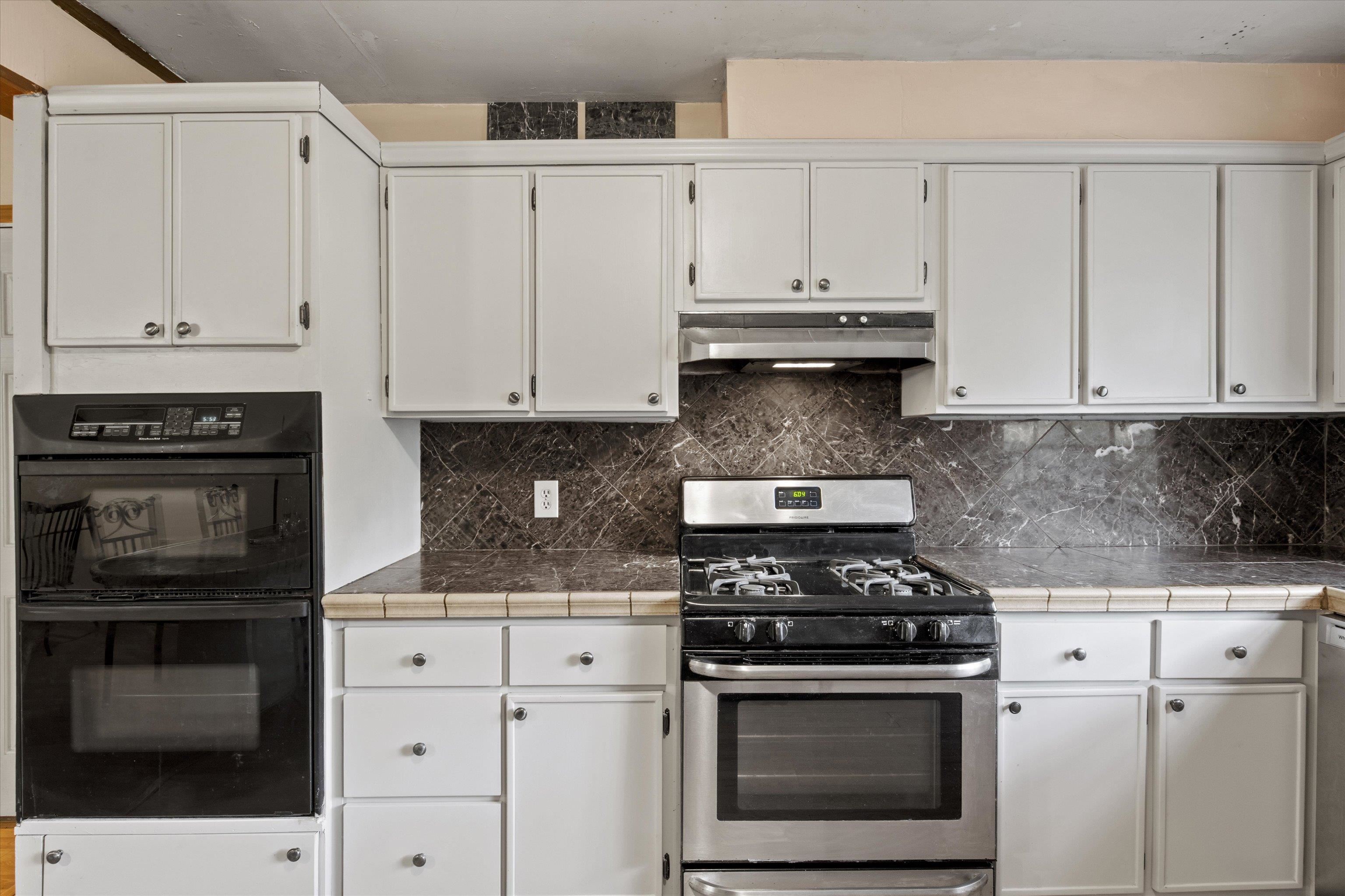 2403 San Pedro Avenue Tallahassee, FL 32304 - Photo 6 of 43