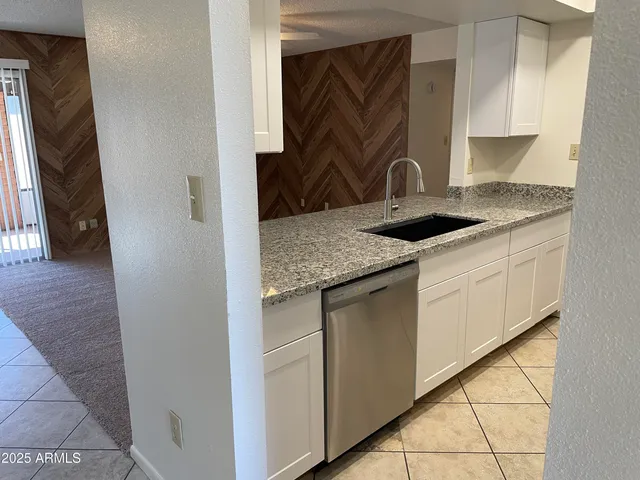 $1,895 | 10014 North 44th Drive, Glendale, AZ 85302