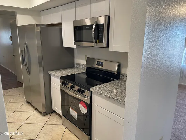 $1,895 | 10014 North 44th Drive, Glendale, AZ 85302