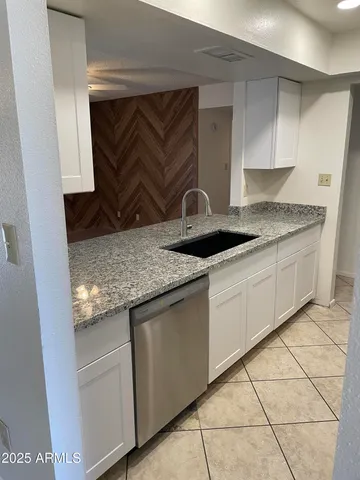 $1,895 | 10014 North 44th Drive, Glendale, AZ 85302