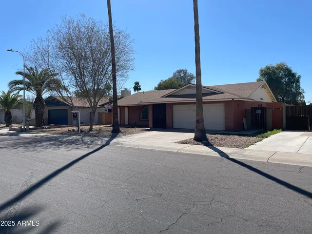 $1,895 | 10014 North 44th Drive, Glendale, AZ 85302
