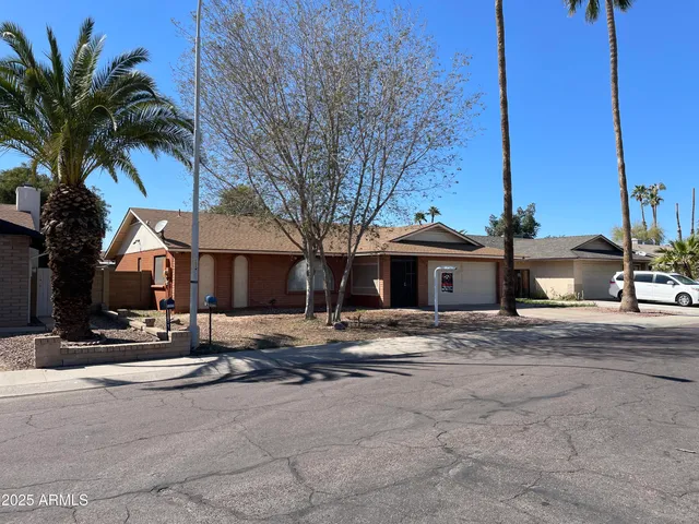 $1,895 | 10014 North 44th Drive, Glendale, AZ 85302