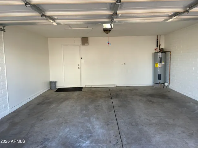 $1,895 | 10014 North 44th Drive, Glendale, AZ 85302