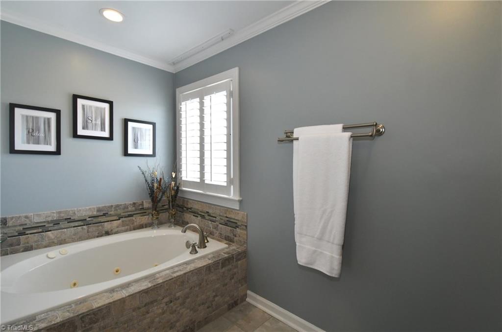 8104 Glengarriff Road Clemmons, NC 27012 - Photo 13 of 25 Gallery Image 13