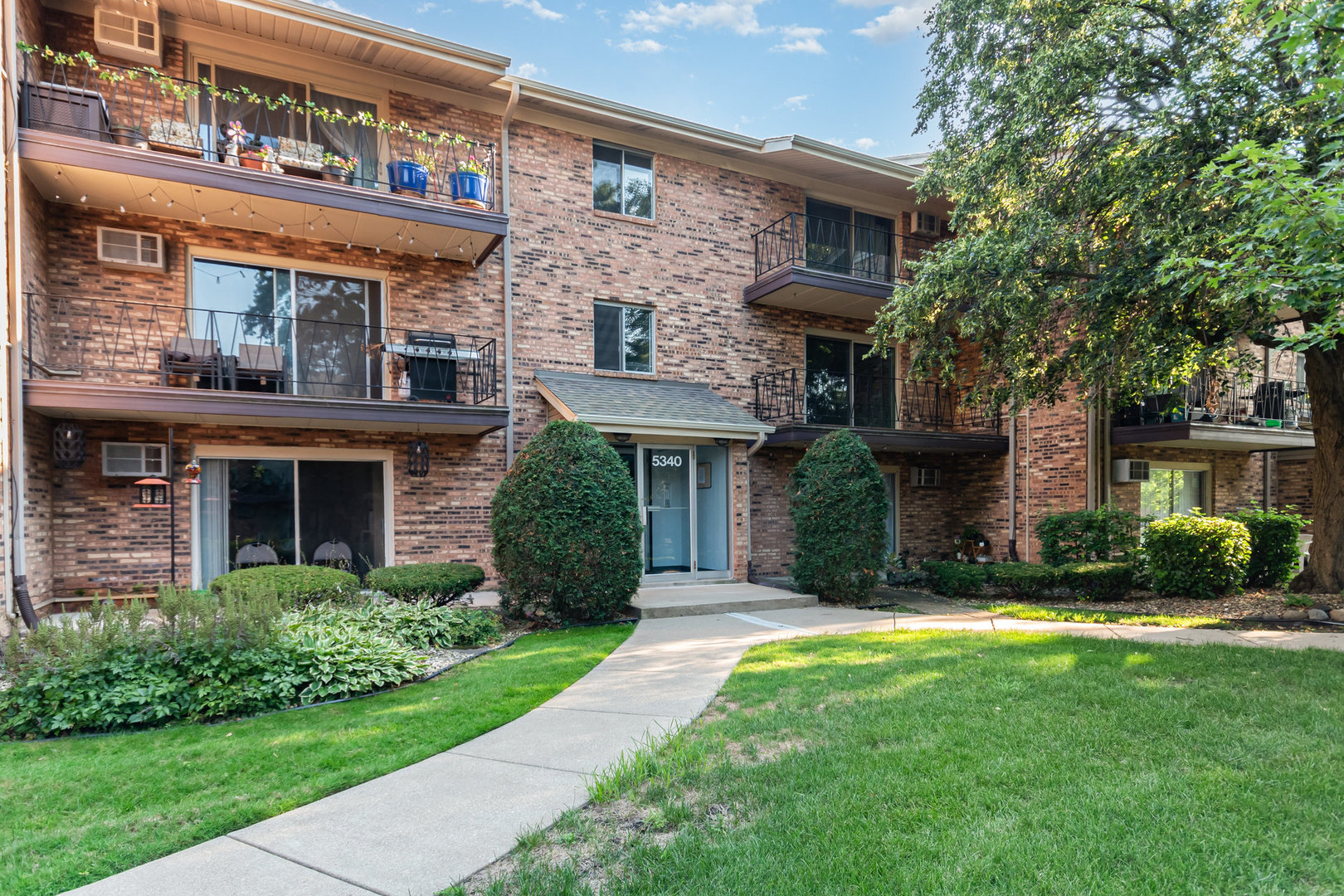 5340 Waterbury Drive, Unit 2103 Crestwood, IL 60418 - Photo 1 of 16