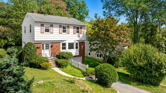 $1,250,000 | 105 Sprague Road, Scarsdale, NY 10583