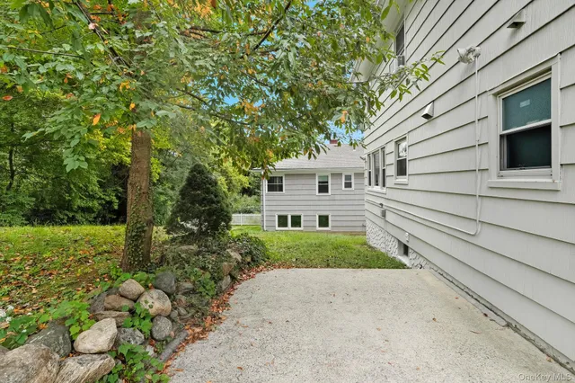 $1,250,000 | 105 Sprague Road, Scarsdale, NY 10583