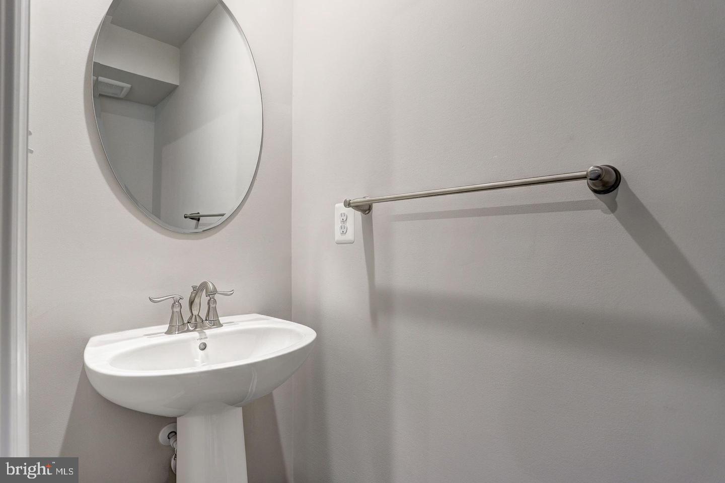 2926 Shaws Road Edgemere, MD 21219 - Photo 8 of 26 Bathroom Mid level