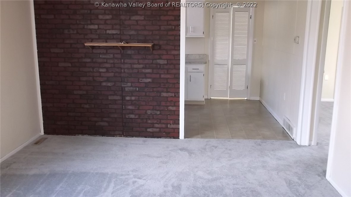 1012 Ellis Road St. Albans, WV 25177 - Photo 3 of 16 Gallery Image 3